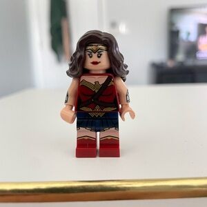 Lego Wonder Woman authentic Minifigure DC 76075